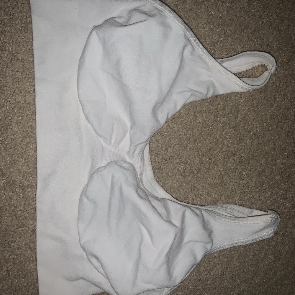 white bra - Picture 1 of 1